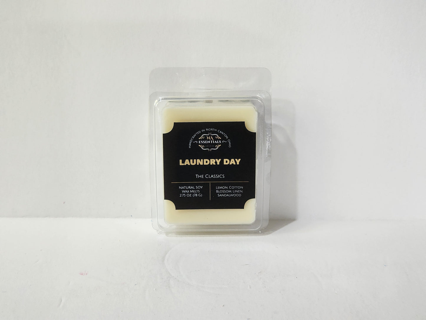 Laundry Day Clamshell